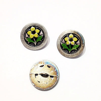 Metal-yellow-flower-button